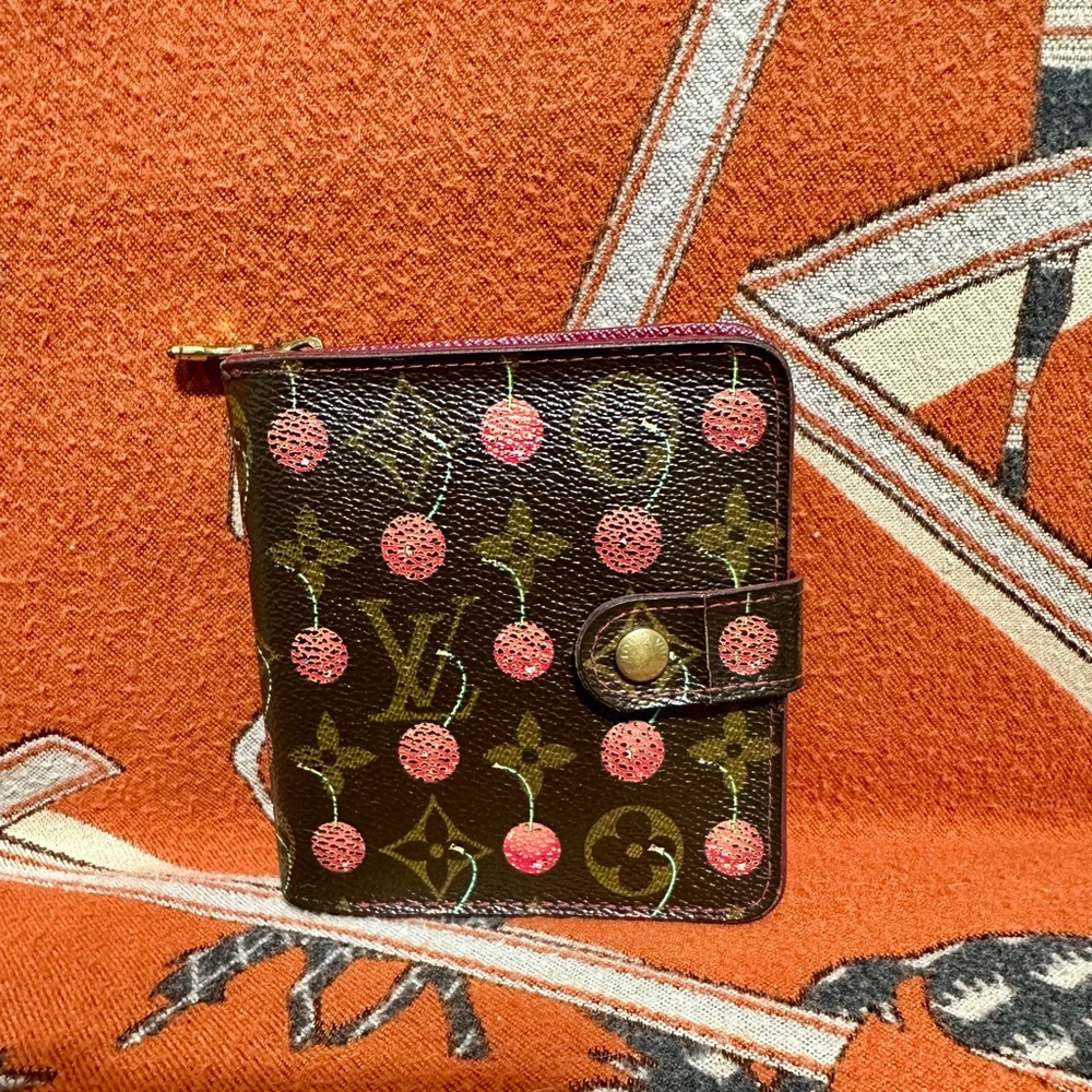 LOUIS VUITTON ❤️🌟CA0045 MONOGRAM WITH CHERRY COMPACT WALLET⭐️